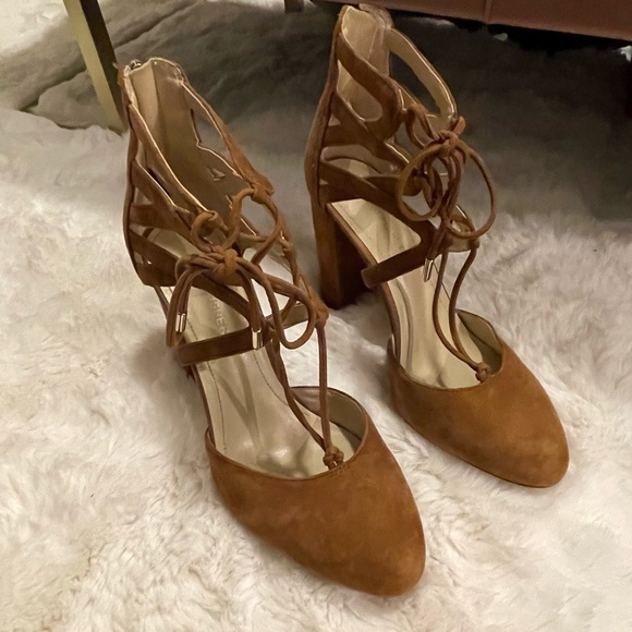 Marc Fisher Suede heel - Picture 3 of 7